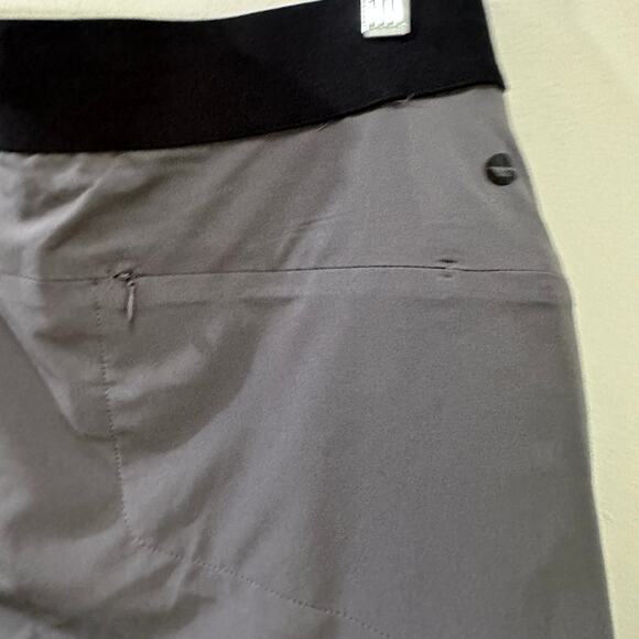 Hi-Tec Gray Skort L Large Elastic Waist Zipper Pockets Skirt w/ Built In Shorts - Picture 6 of 10
